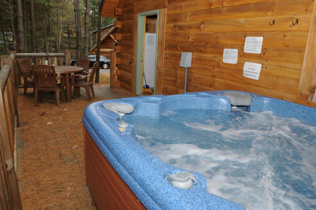 The Cabins At Pine Haven - Beckley Beaver Экстерьер фото