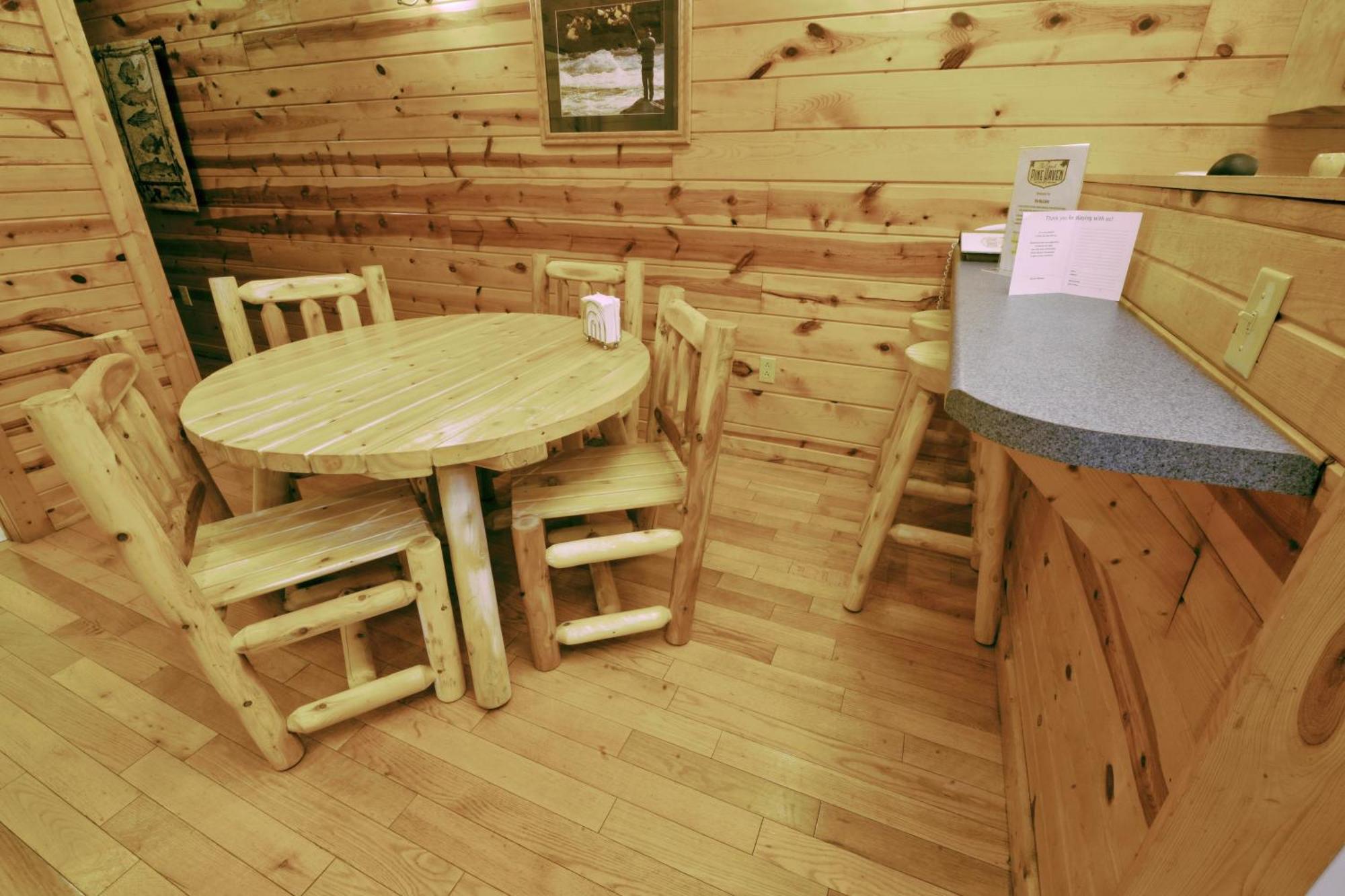 The Cabins At Pine Haven - Beckley Beaver Экстерьер фото