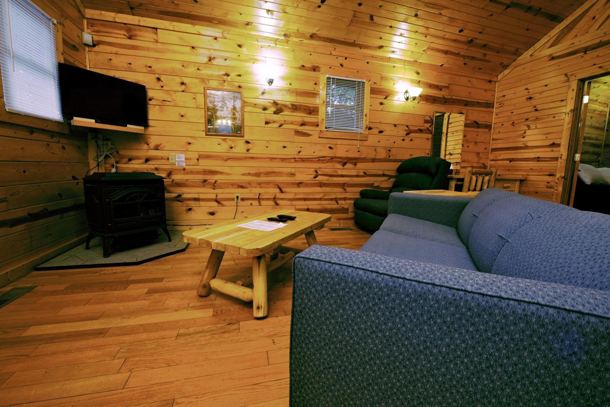 The Cabins At Pine Haven - Beckley Beaver Экстерьер фото