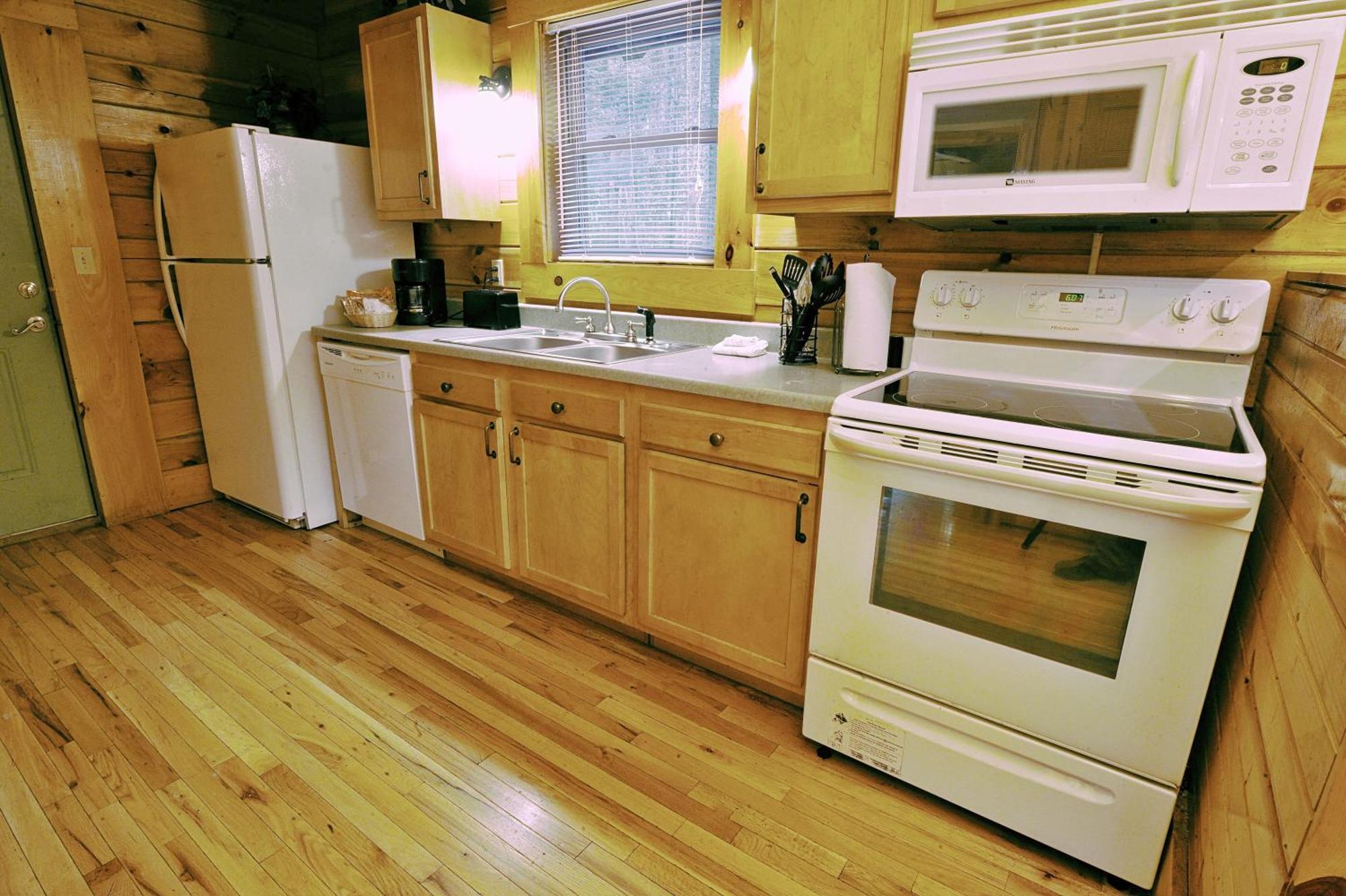 The Cabins At Pine Haven - Beckley Beaver Экстерьер фото