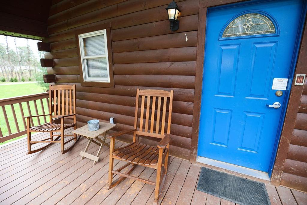 The Cabins At Pine Haven - Beckley Beaver Экстерьер фото